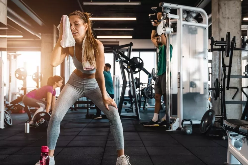 À la salle de sport : l’erreur que 98 % des femmes font (et comment l’éviter)