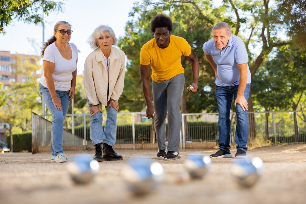 Les bienfaits de la pétanque : un sport accessible aux multiples atouts