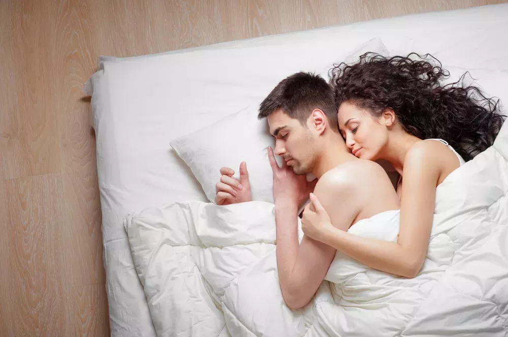 Comment éviter la routine au lit après 10 ans de couple ?