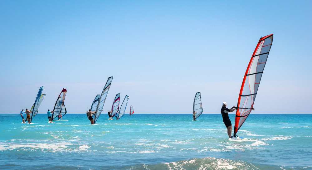 Les bienfaits du funboard : un sport de glisse original !