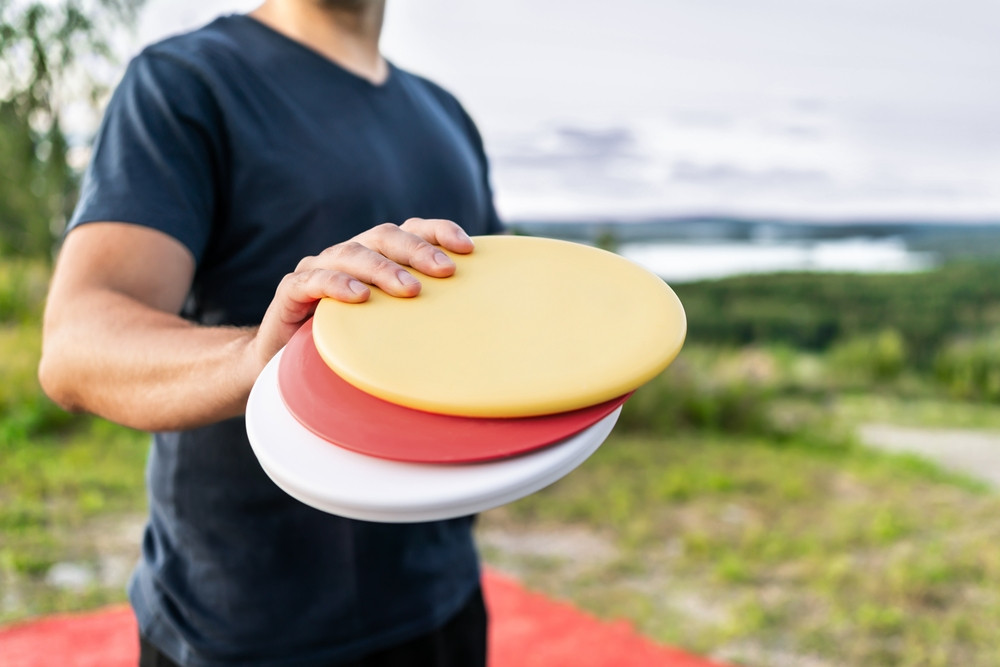 Les bienfaits du frisbee : bien plus qu’un simple jeu d’été