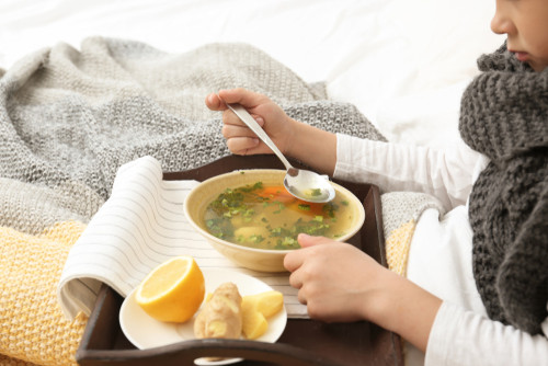 Bouillon maison : le secret pour booster vos défenses immunitaires