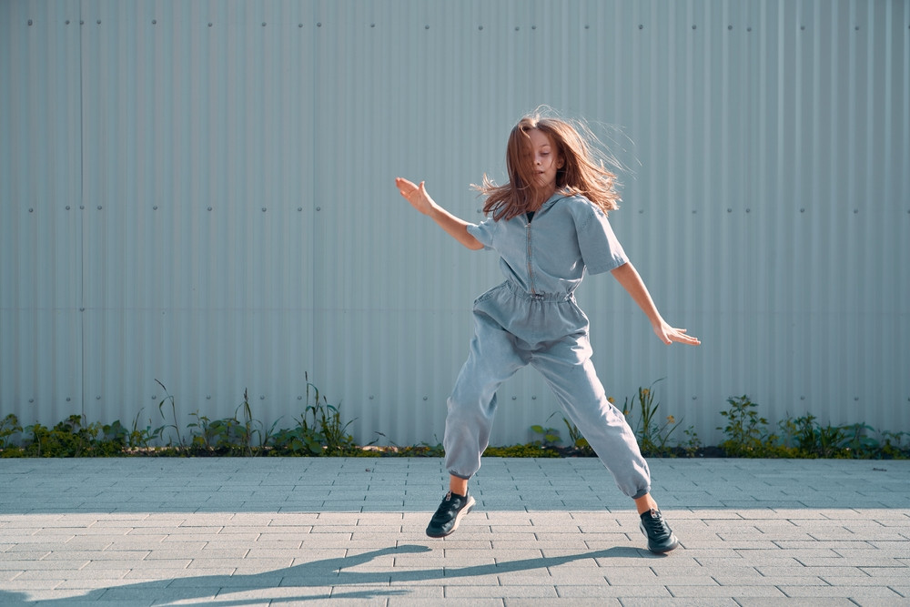 Les bienfaits de la danse contemporaine : un art qui libère le corps et l'esprit