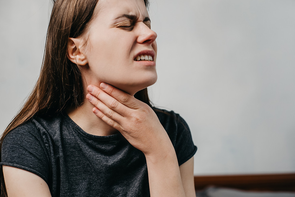 Quelles maladies provoquent bouche et gorge sèche ?