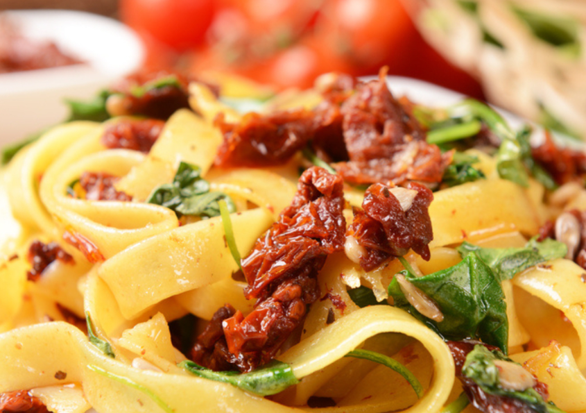 Recette de Linguine aux tomates séchées et roquette 