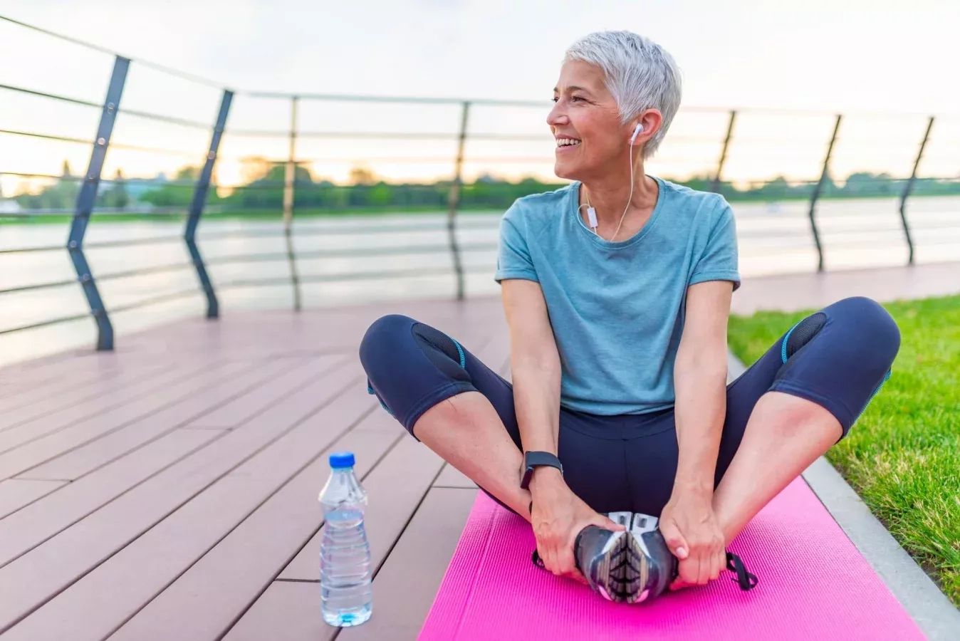 Ménopause : le yoga soulage-t-il les symptômes ?