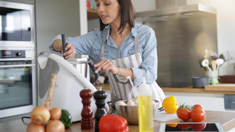 Robot culinaire : comment bien choisir son compagnon parfait en cuisine ?