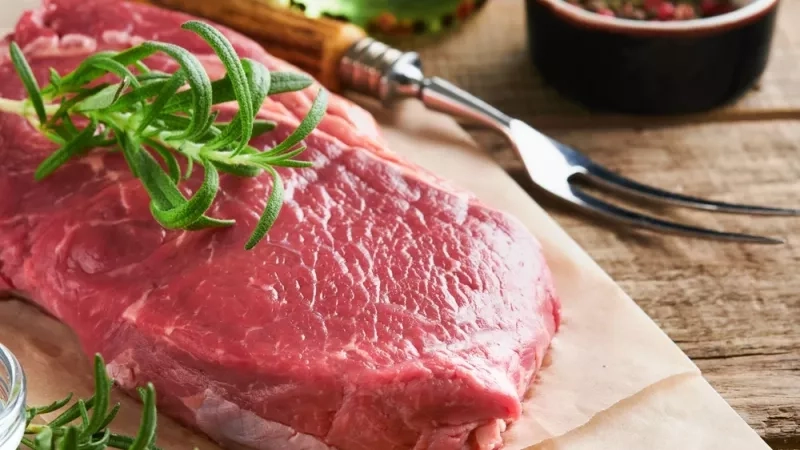 Maigrir : quelle quantité de viande rouge prévoir par personne ?