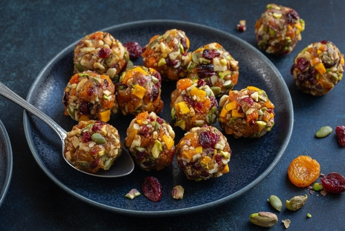 10 recettes d’energy balls : des en-cas sains et énergétiques