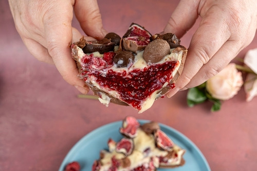 Franui maison : la recette ultra-gourmande des framboises enrobées de chocolat qui fait fureur !