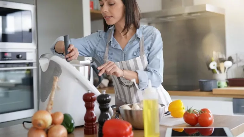 "Les robots de cuisine ? Aucun intérêt !" : le coup de gueule du chef Yves Camdeborde