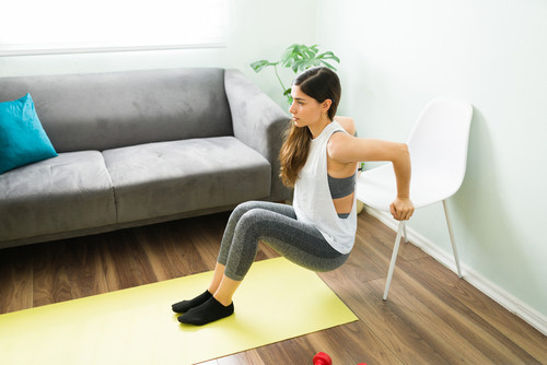 Fitness : l’exercice de la chaise pour maigrir