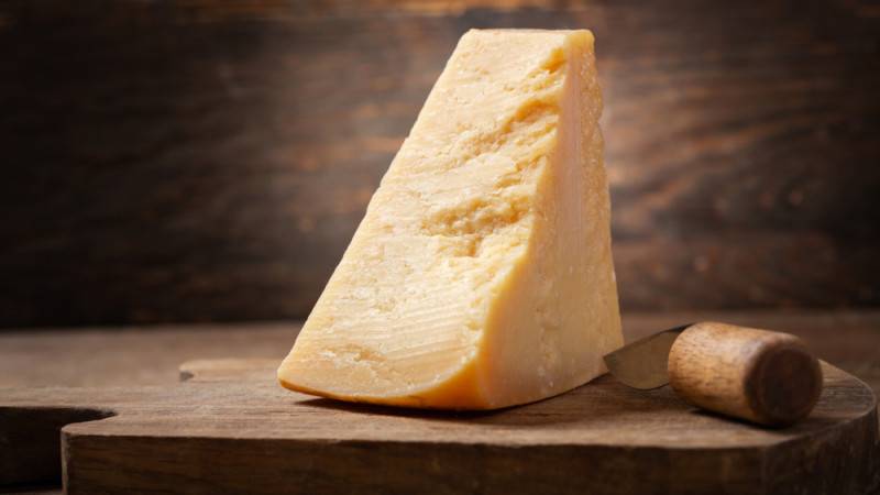 Parmesan : secrets de fabrication, bienfaits nutritionnels et recettes 