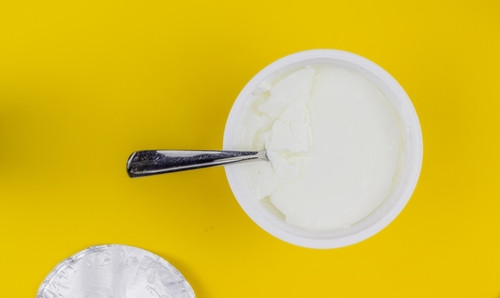 Skyr, petit-suisse, yaourt : quel est le laitage minceur par excellence ?