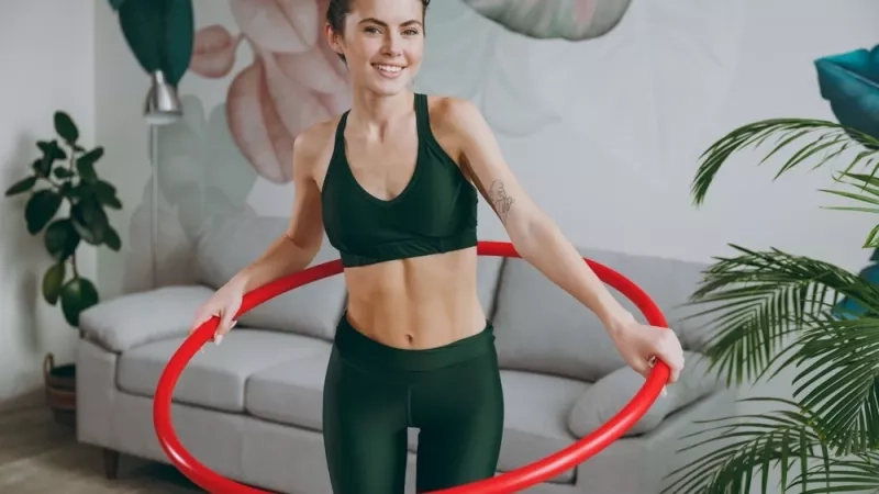 Le hula-hoop : votre allié pour un ventre plat facilement et à moindre coût 