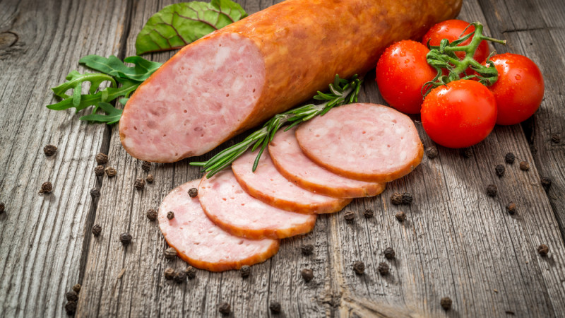 Saucisson à l'ail : bienfaits, calories et utilisation en cuisine