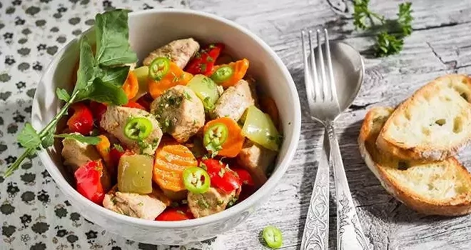 10 recettes légères de poulet à moins de 300 calories