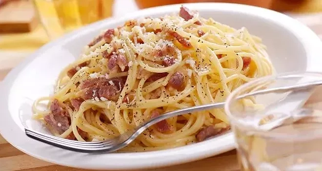 Comment faire des pâtes carbonara légères ? 