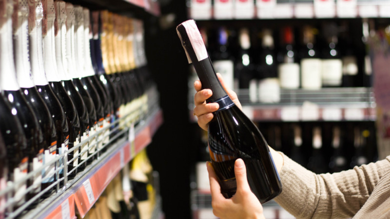 Sélection de vins rouges à moins de 12 euros pour un Noël réussi