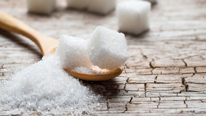 Pourquoi le sucre roux est-il meilleur que le sucre blanc ? Un éclairage sur le choix sucré