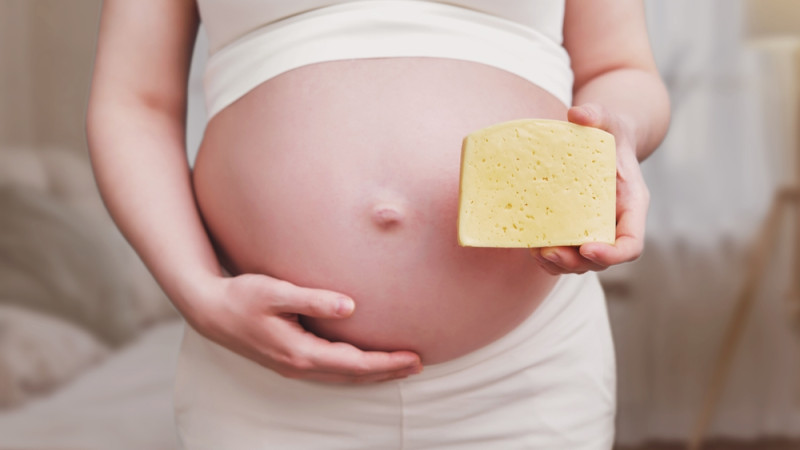 Peut-on manger une raclette quand on est enceinte ?