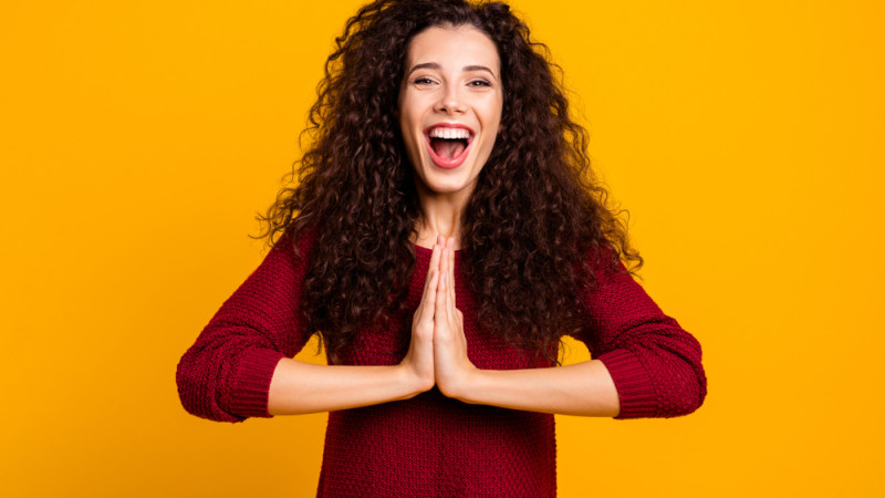 Les bienfaits du yoga du rire : une pratique pour le corps et l’esprit