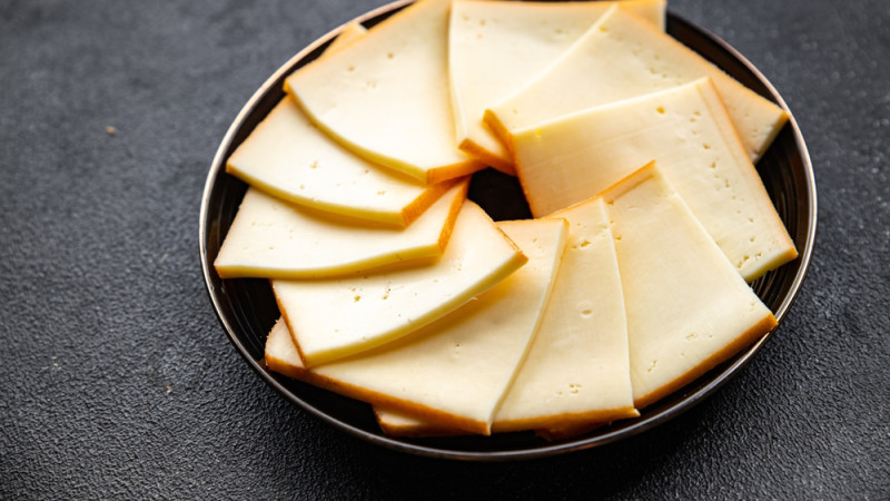 Le fromage à raclette : bienfaits, calories et utilisation en cuisine