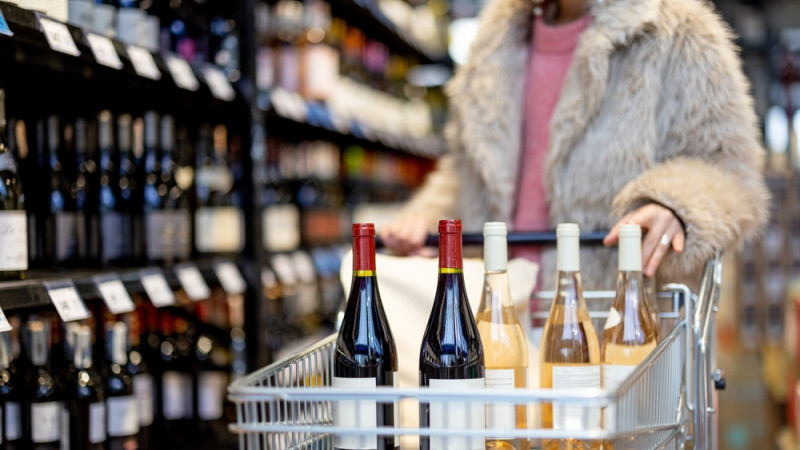 Vins à éviter : les recommandations de 60 Millions de consommateurs pour faire les bons choix