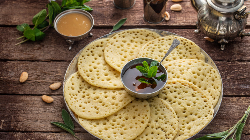 Comment faire des crêpes mille trous : la recette traditionnelle des Baghrirs