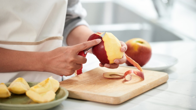 Vaut-il mieux manger la pomme avec ou sans la peau ? 