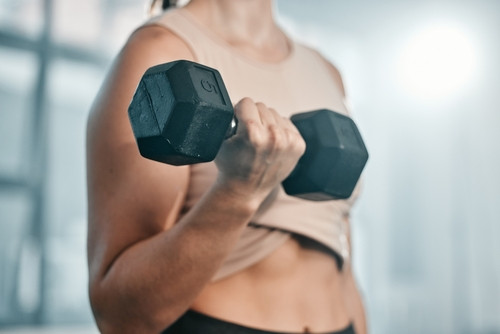 Fitness spécial bras : programme 30 jours pour les biceps et les triceps