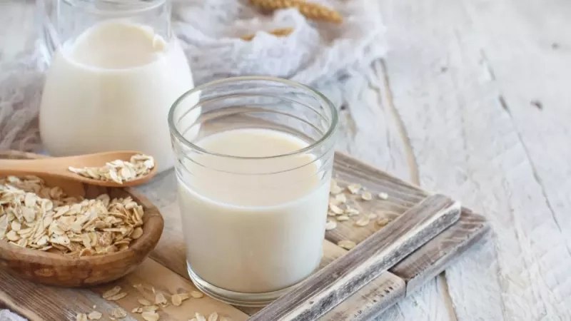 Lait d’avoine ou lait d’amande : comment choisir ?