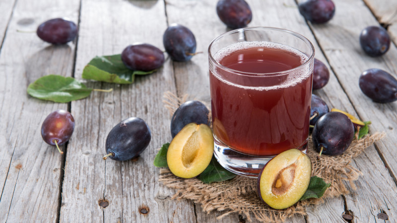 Les bienfaits des prunes et du jus de prunes : un duo nutritif pour la santé