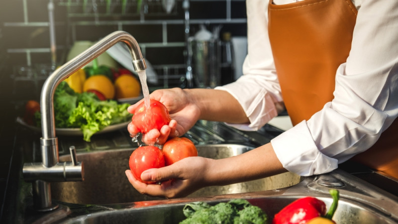 Comment bien laver ses fruits et légumes ?