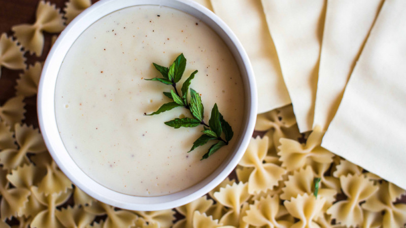 Les 5 variantes de béchamel à connaître pour sublimer vos plats