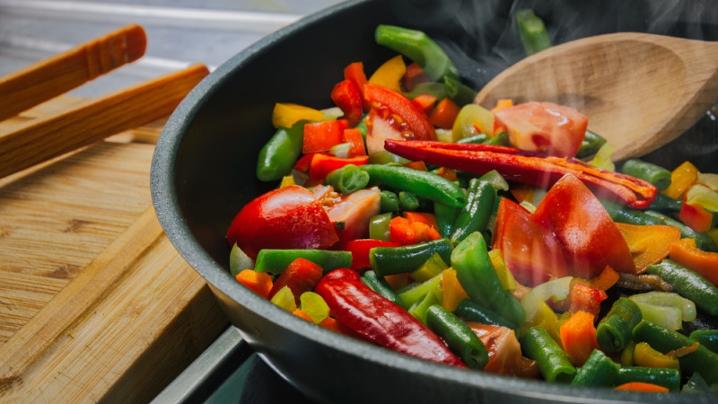 Modes de cuisson : laquelle choisir pour préserver les bienfaits des légumes frais ?