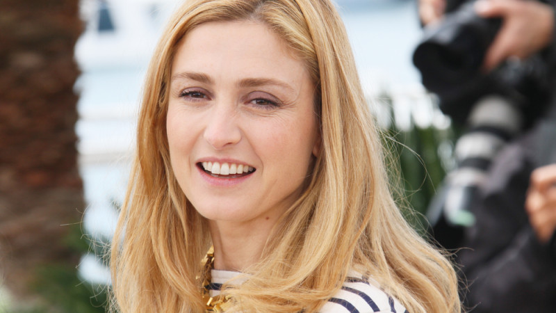 Julie Gayet parle de la ménopause : une transition pas comme les autres