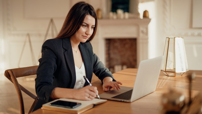 Comment reprendre le travail sereinement après de longues vacances ?