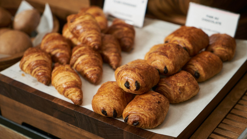 Quel est le plus calorique entre un croissant et un pain au chocolat ?