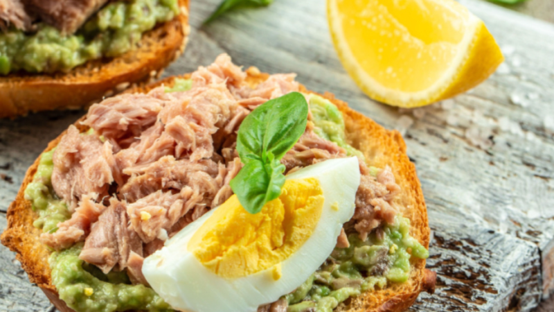 Recette de sandwich avocat-thon