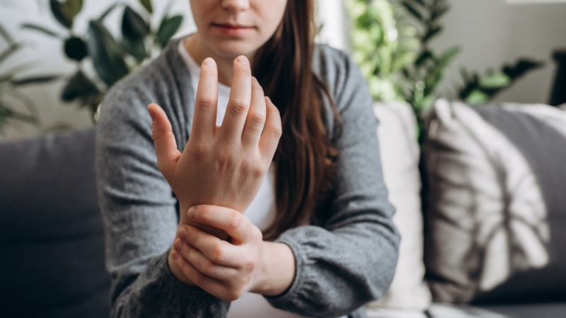 Douleurs aux mains : qu'est-ce que ça signifie ?