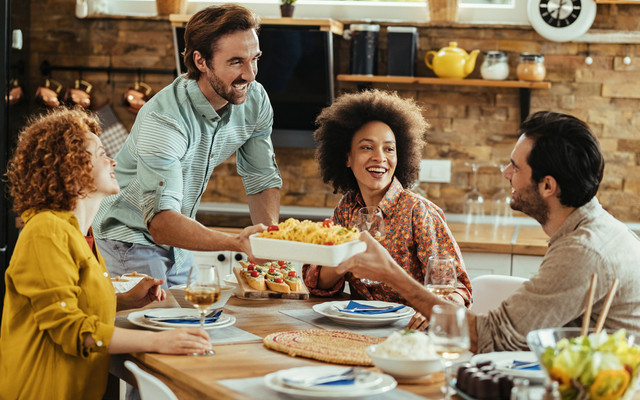 Comment cuisiner lorsqu'on invite des amis à manger du Croq'Kilos ?