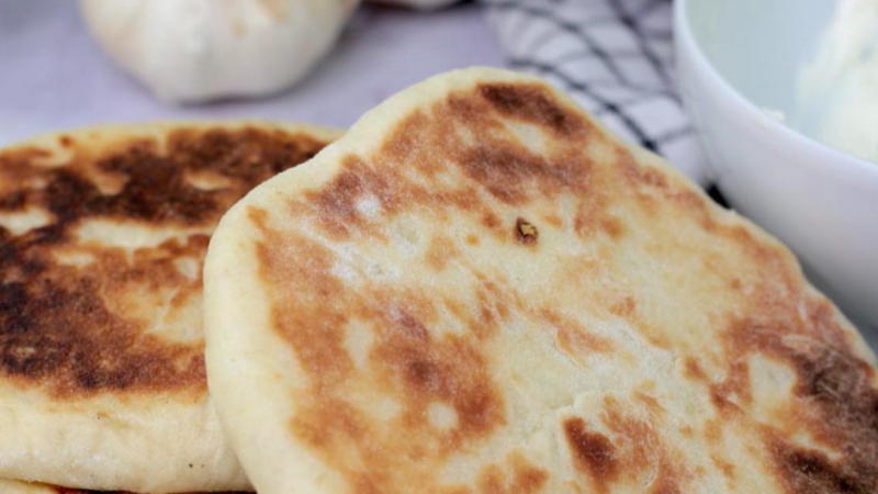 Recette de Naan farci au fromage et à l'ail 