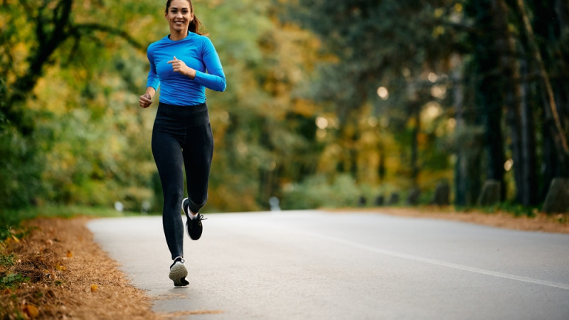 Cette activité de saison fait brûler autant de calories qu'un footing (et non, ce n’est pas un sport) !