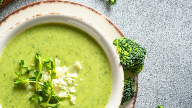 Recette de soupe brocoli-parmesan