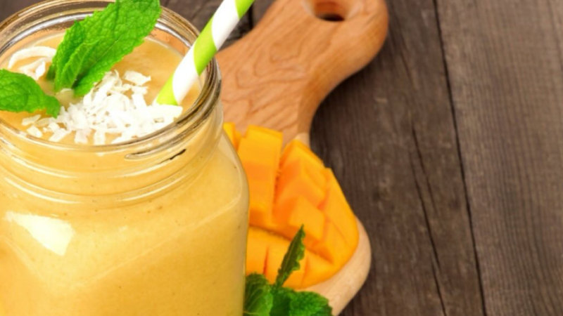 Recette de  smoothie à la mangue et coco