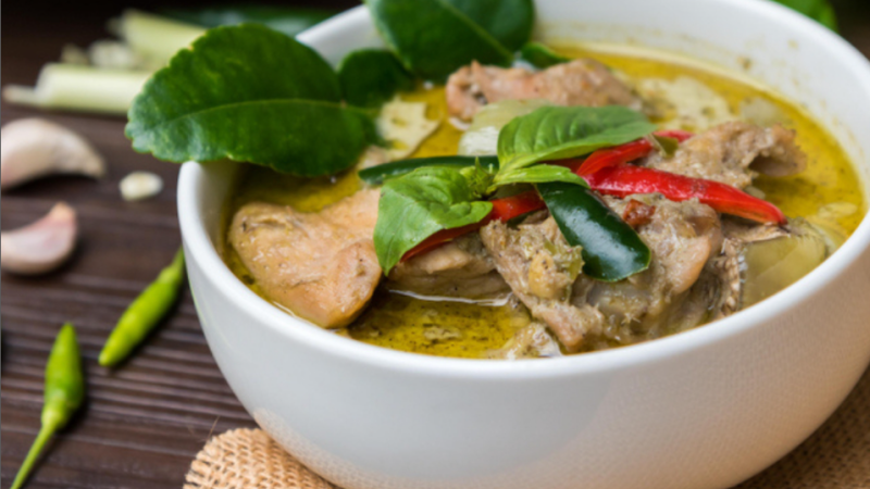 Notre recette poulet au curry vert