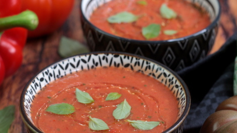 Recette de Gazpacho poivron, tomate, basilic