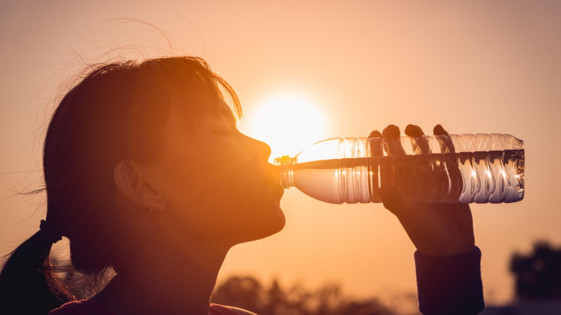 Comment réussir à boire 1,5 litre d'eau par jour ?