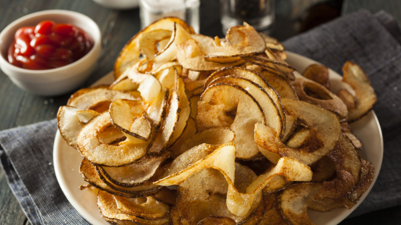 Comment réaliser mes chips maison pour qu’elles soient plus légères ?